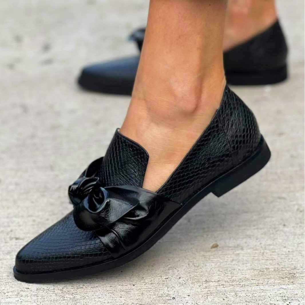 Spring And Autumn Pointed Toe Shallow Mouth Buckle Plus Size Casual Pumps Women - Image 3